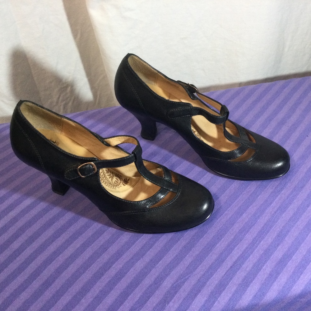 Sofft heals, nearly new!